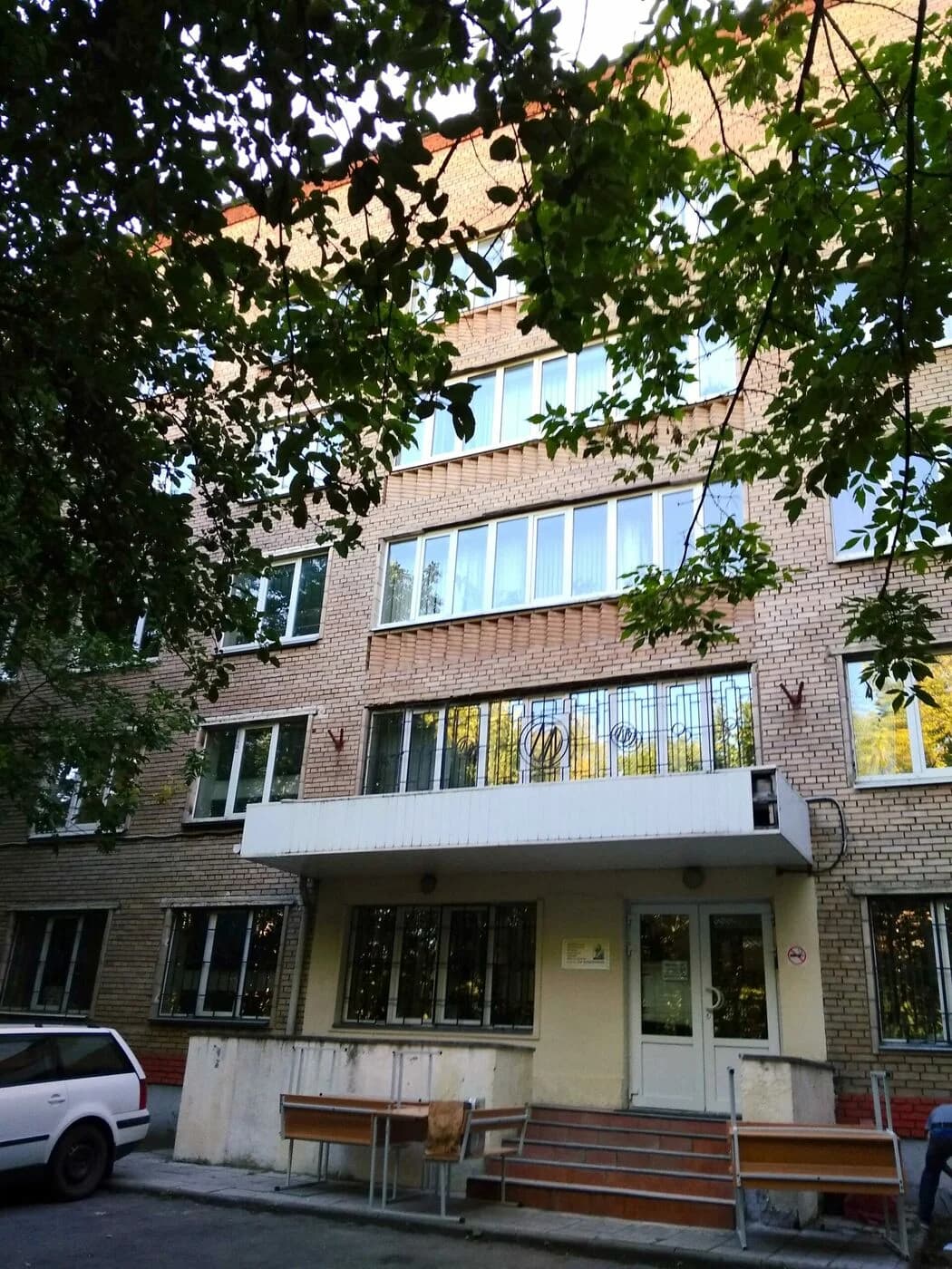 ФДС МГУ, корпус 5 — вид со двора, 2020 год